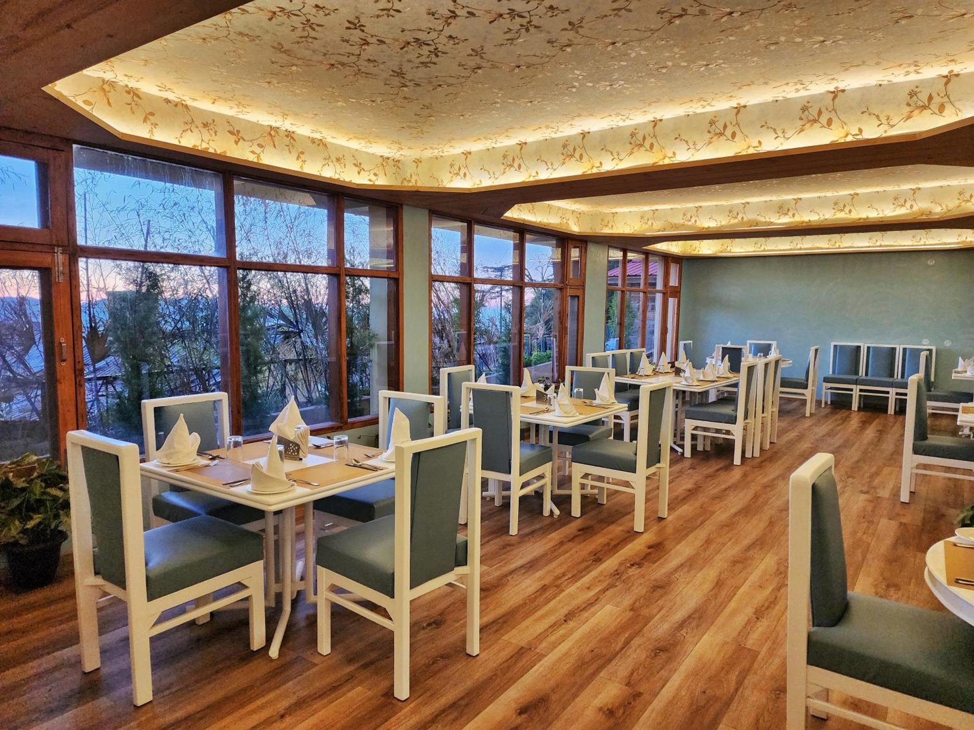 Hotel Pineview Shimla Exterior foto