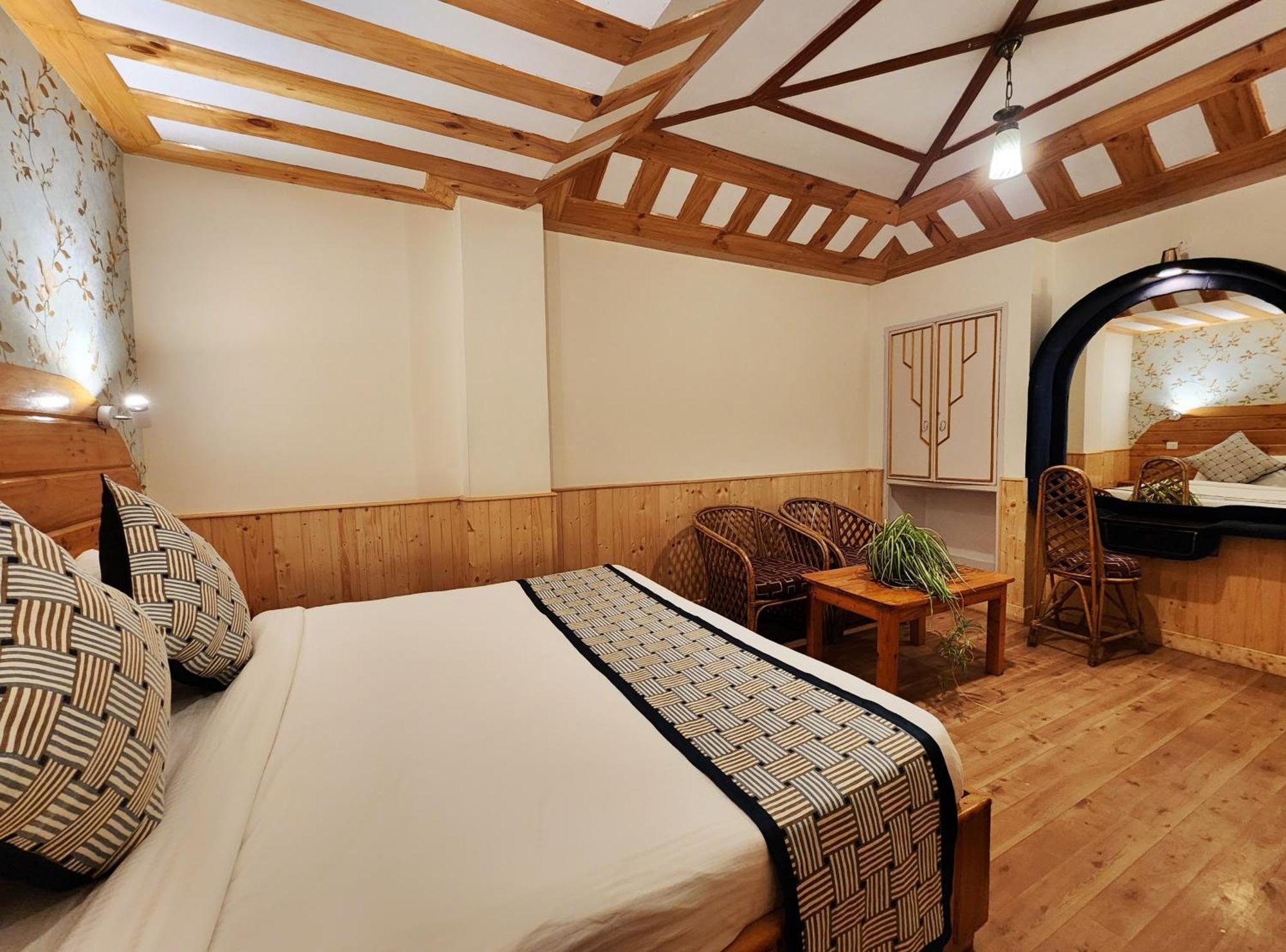Hotel Pineview Shimla Exterior foto