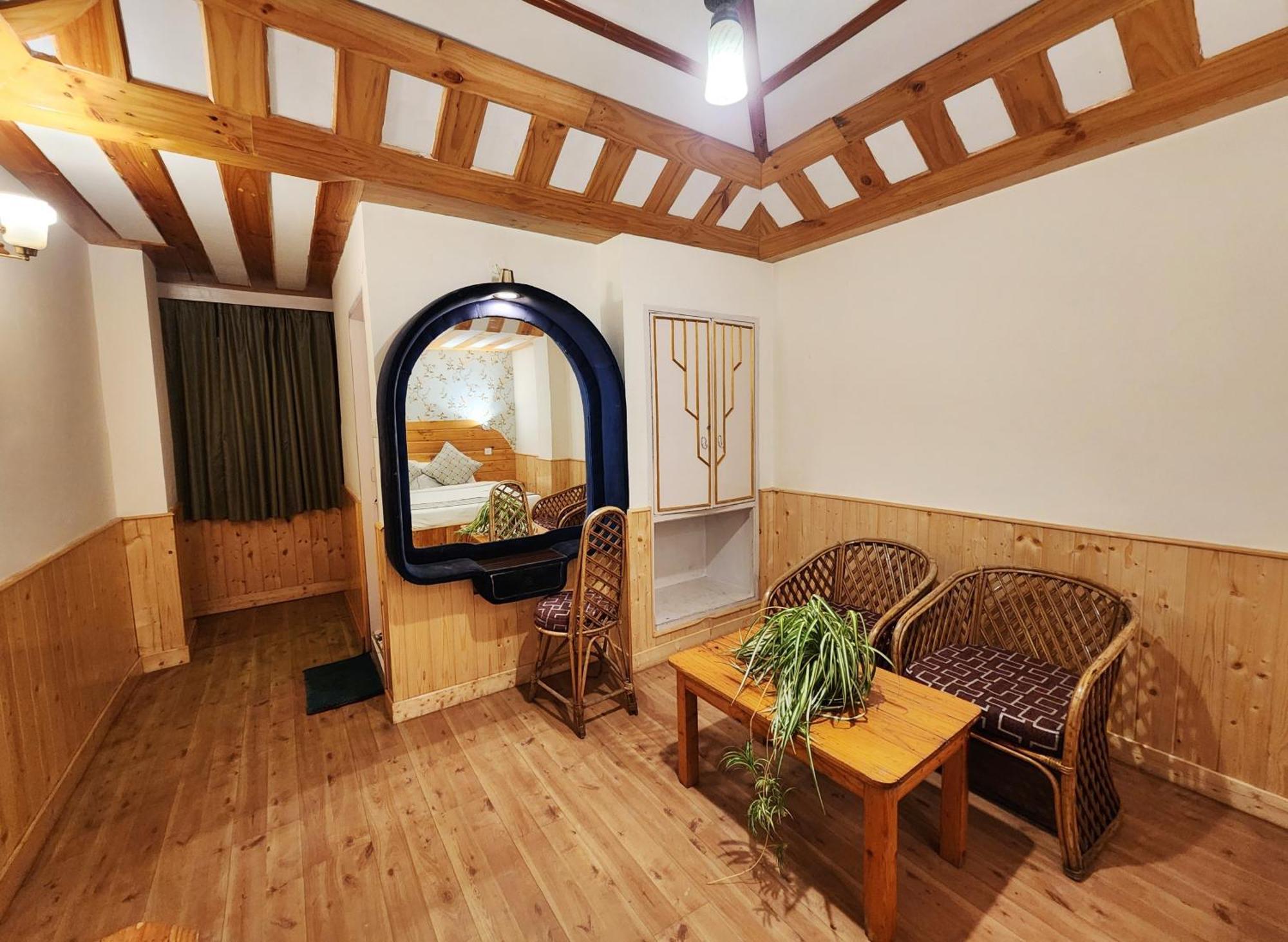 Hotel Pineview Shimla Exterior foto